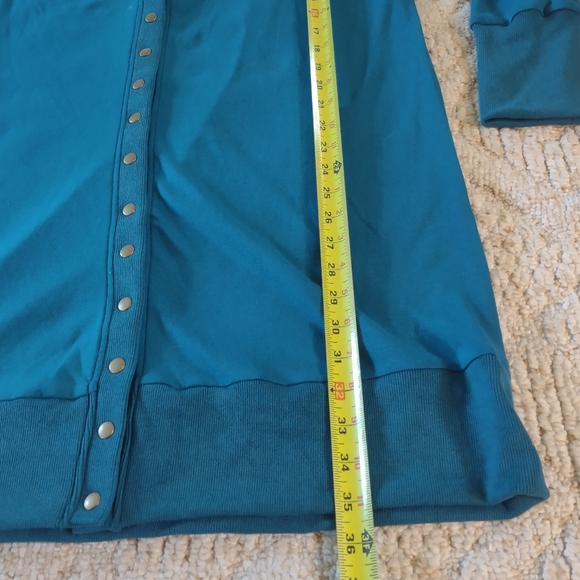 Long Cardigan - Snap Closure - Picture 5 of 13